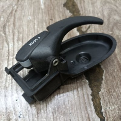Ручка двери внутренняя Ford Focus 1 2005 хетчбэк 5дв. FYDA Перед. Прав. - изображение 2