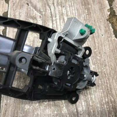 Ручка двери внешняя Opel Corsa D 2008 хетчбэк 5дв. Z12XEP 1.2 Задн. Прав. - изображение 5
