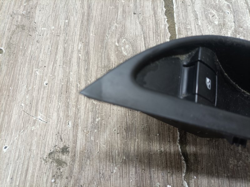 Кнопка стеклоподъемника Opel Astra J 2015 универсал A20DTH 2.0 Задн. Лев.