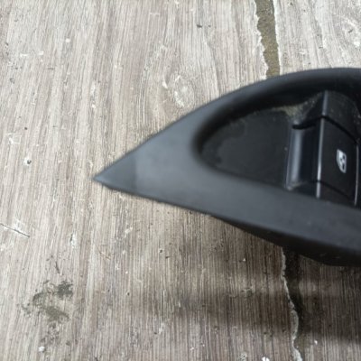 Кнопка стеклоподъемника Opel Astra J 2015 универсал A20DTH 2.0 Задн. Лев. - изображение 9