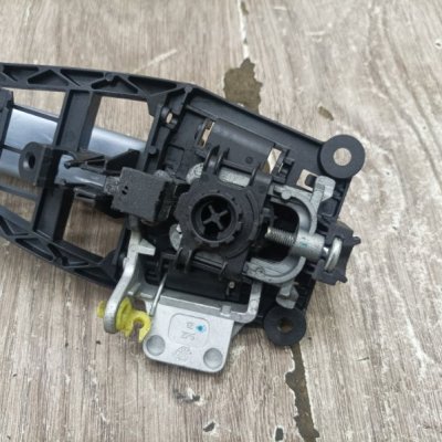 Ручка двери внешняя Opel Corsa D 2008 хетчбэк 5дв. Z12XEP 1.2 Перед. Лев. - изображение 6