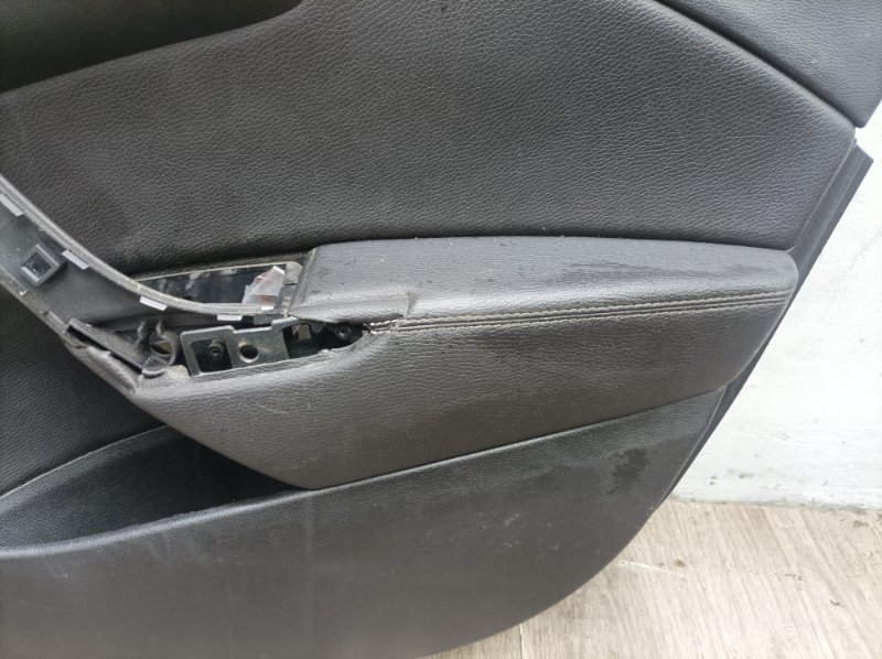 Обшивка двери Opel Astra J 2015 универсал A20DTH 2.0 Перед. Прав.