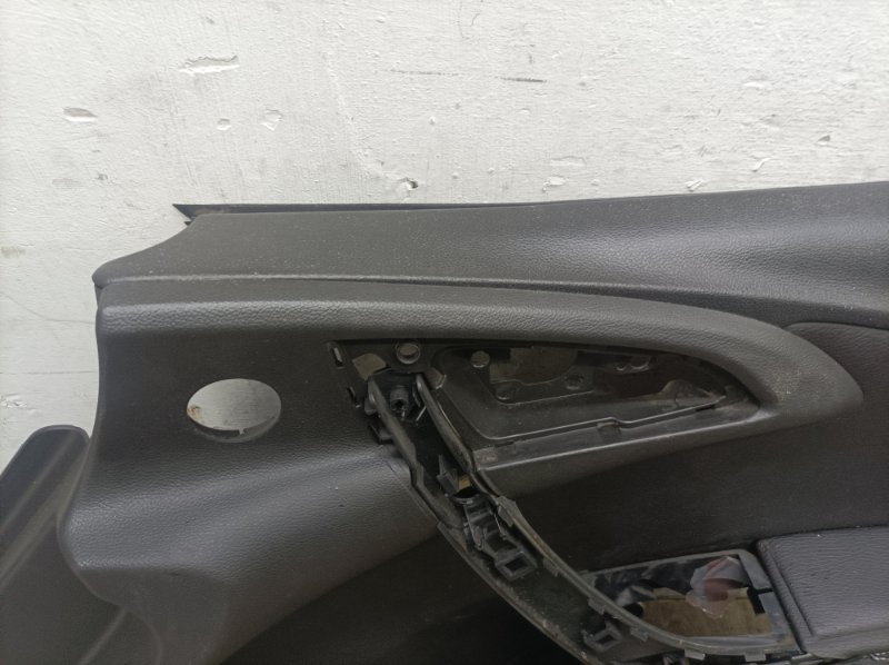 Обшивка двери Opel Astra J 2015 универсал A20DTH 2.0 Перед. Прав.