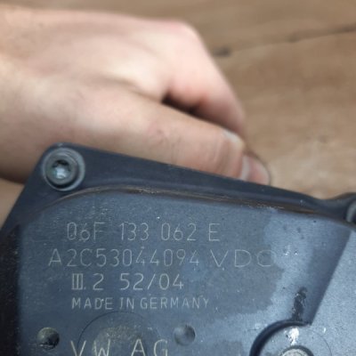 Дроссельная заслонка Audi A4 2004 седан BGB - изображение 6