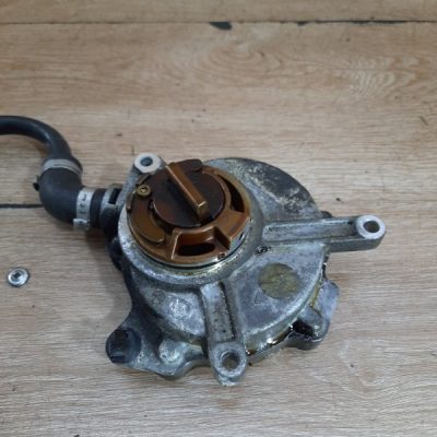 Вакуммный нассос Audi A4 2004 BGB седан