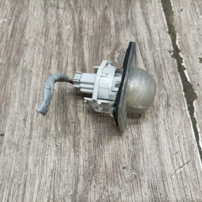 Фонарь подсветки номера Honda Civic 2004 D16V1 хетчбэк 5дв. - изображение 2