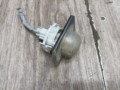 Фонарь подсветки номера Honda Civic 2004 D16V1 хетчбэк 5дв.