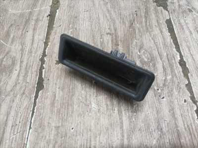 Кнопка открывания багажника BMW 3 series E90 2011 N47D20U1 седан 4дв.