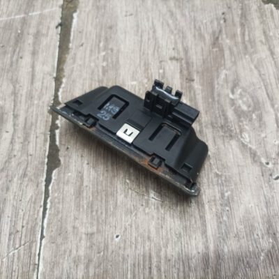 Кнопка открывания багажника BMW 3 series E90 2011 N47D20U1 седан 4дв. - изображение 2