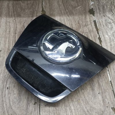 Ручка крышки багажника Opel Astra J 2010 A16XER 1.6 хетчбэк 5дв.