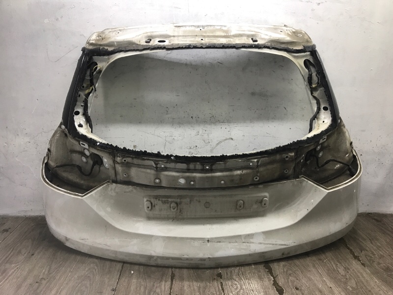 Дверь багажника Opel Insignia 2013 A20DTH 2.0 универсал - изображение 1