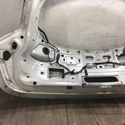 Дверь багажника Opel Insignia 2013 A20DTH 2.0 универсал - изображение 7