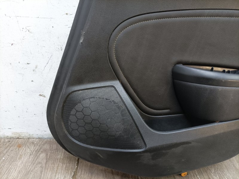 Обшивка двери Opel Astra J 2014 хетчбэк 5дв. A14XER 1.4 Задн. Прав.