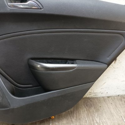 Обшивка двери Opel Astra J 2011 хетчбэк 5дв. A14XER 1.4 Задн. Прав. - изображение 6