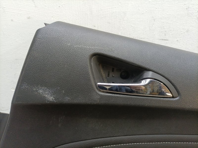 Обшивка двери Opel Astra J 2011 хетчбэк 5дв. A14XER 1.4 Задн. Прав.