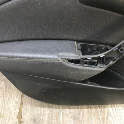 Обшивка двери Opel Astra J 2014 хетчбэк 5дв. A14XER 1.4 Перед. Лев. - изображение 4