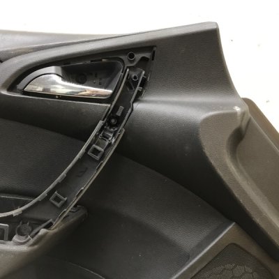 Обшивка двери Opel Astra J 2014 хетчбэк 5дв. A14XER 1.4 Перед. Лев. - изображение 6