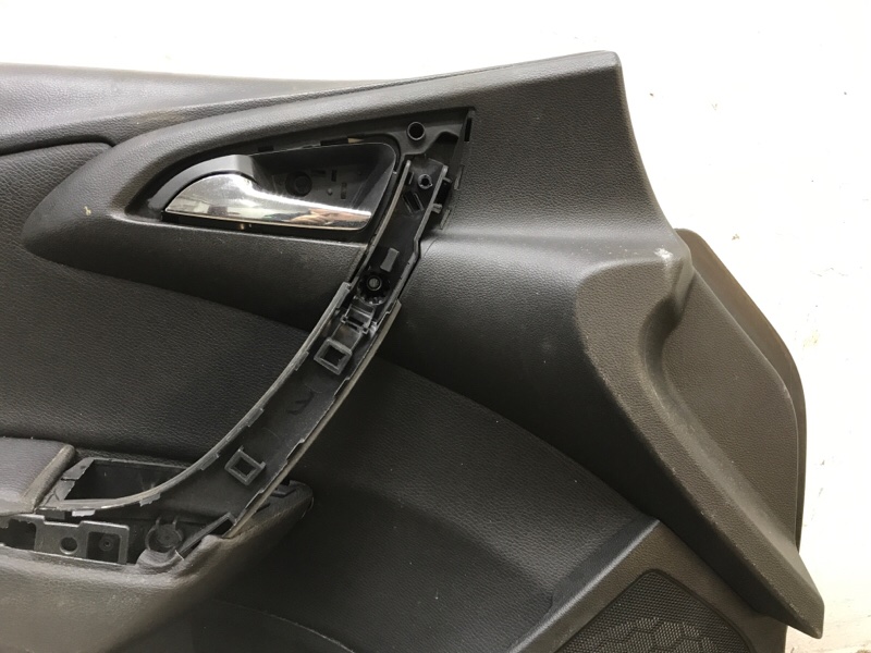 Обшивка двери Opel Astra J 2014 хетчбэк 5дв. A14XER 1.4 Перед. Лев.