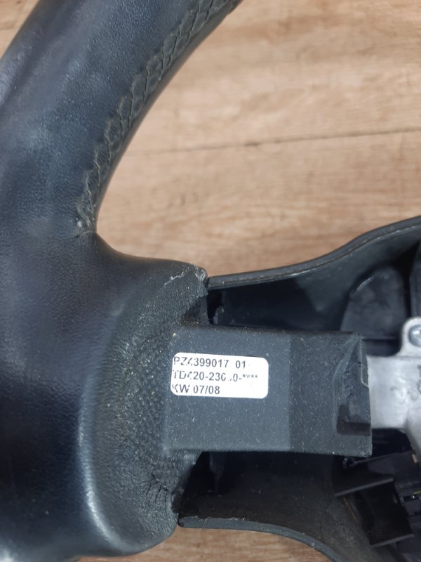 Руль Toyota Aygo 2008 1KR-FE хетчбэк 5дв. - изображение 3