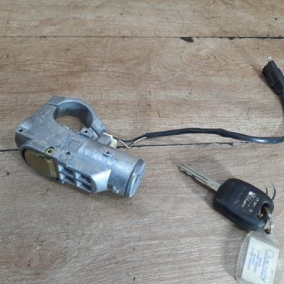 Замок зажигания Subaru Forester 2004 EJ202 джип внедорожник 5дв.