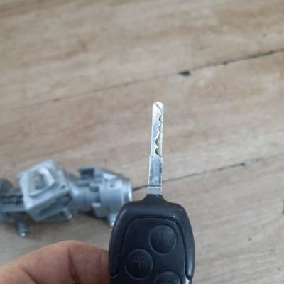 Замок зажигания Ford Focus 2 2008 SHDA хетчбэк 5дв. - изображение 2