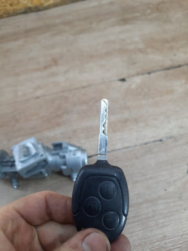 Замок зажигания Ford Focus 2 2008 SHDA хетчбэк 5дв. - изображение 2