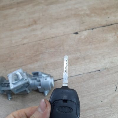 Замок зажигания Ford Focus 2 2008 SHDA хетчбэк 5дв. - изображение 3