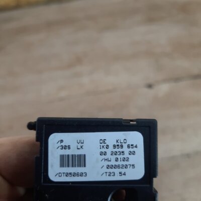 Датчик угла поворота руля Audi A3 2003 хетчбэк 3дв. AXW - изображение 3