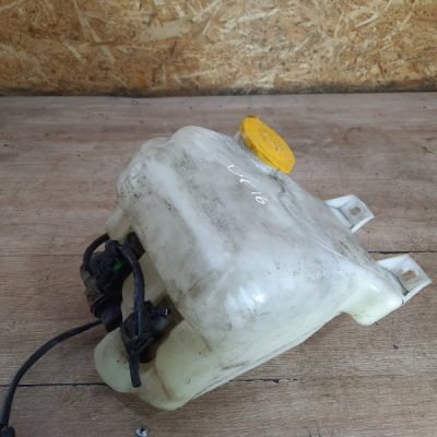 Бачок омывателя Subaru Forester 2004 EJ202 джип внедорожник 5дв.