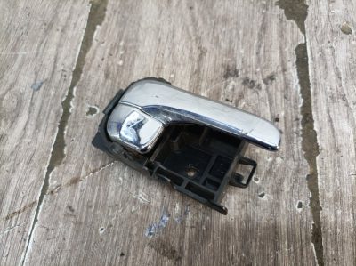 Ручка двери внутренняя Nissan Almera N16 2000 QG15DE хетчбэк 5дв., Перед., Прав.