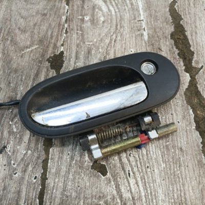 Ручка двери внешняя Nissan Almera N16 2000 QG15DE хетчбэк 5дв., Перед., Прав. - изображение 4