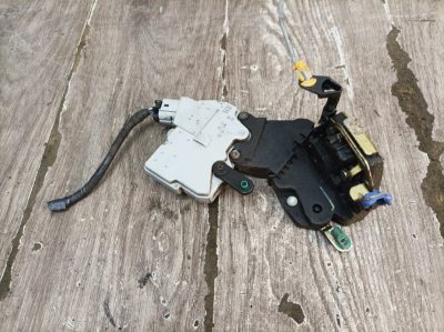 Замок двери Nissan Almera N16 2000 QG15DE хетчбэк 5дв., Перед., Прав.