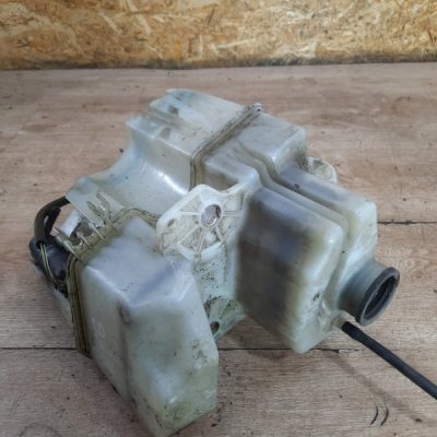 Бачок омывателя Volvo S60 2004 D5244T седан 4дв. - изображение 4