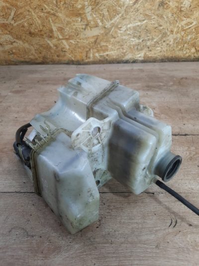 Бачок омывателя Volvo S60 2004 D5244T седан 4дв.