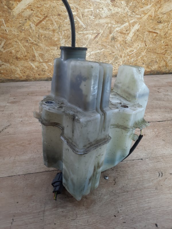 Бачок омывателя Volvo S60 2004 D5244T седан 4дв. - изображение 8