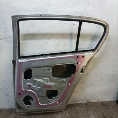 Дверь Opel Astra H 2006 Z16XEP 1.6 хетчбэк 5дв., Задн., Прав. - изображение 6