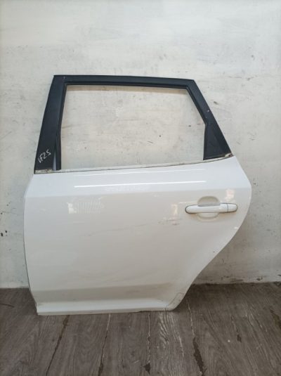 Дверь Kia Ceed 2010 G4FC хетчбэк 5дв., Задн., Лев.