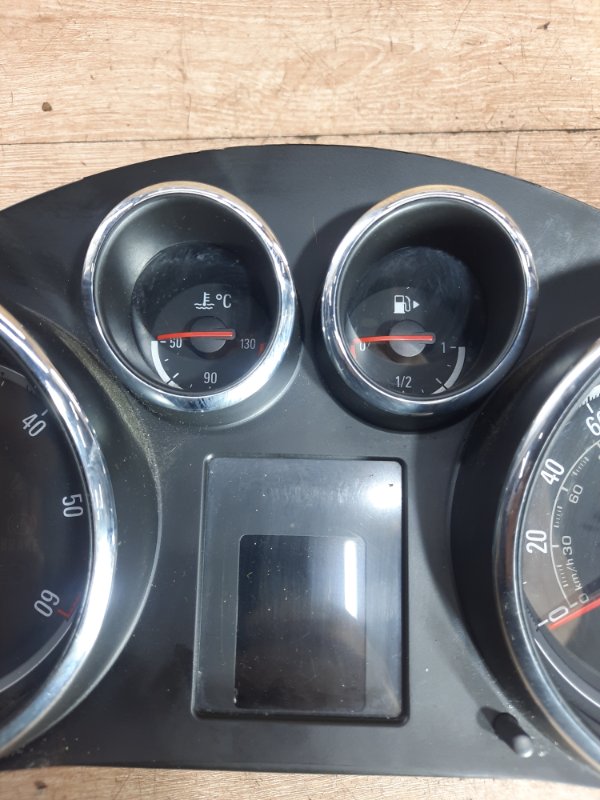 Панель приборов Opel Astra J 2011 хетчбэк 5дв. A17DTJ 1.7