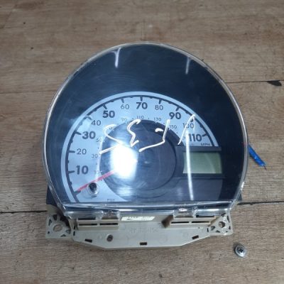 Панель приборов Toyota Aygo 2008 1KR-FE хетчбэк 5дв.
