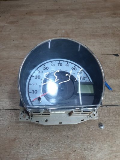 Панель приборов Toyota Aygo 2008 1KR-FE хетчбэк 5дв.
