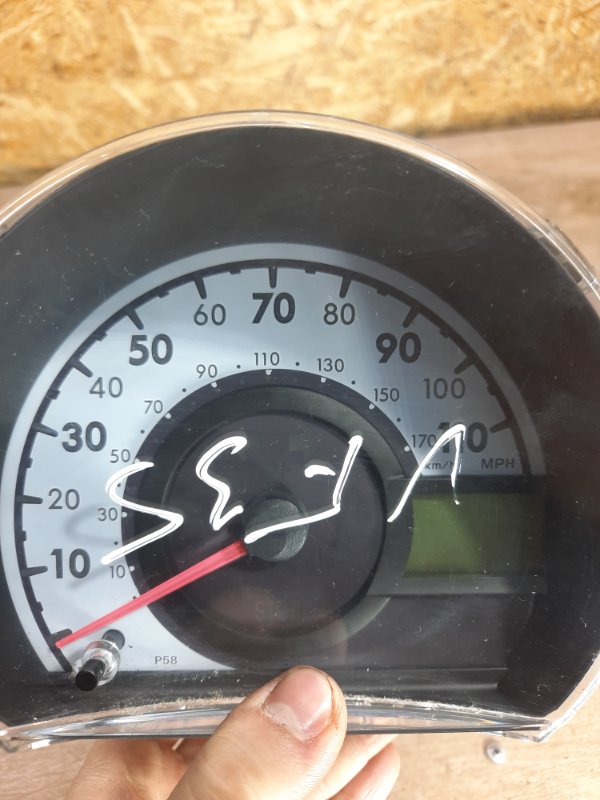 Панель приборов Toyota Aygo 2008 1KR-FE хетчбэк 5дв. - изображение 3