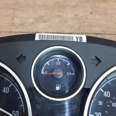 Панель приборов Opel Zafira B 2010 Z17DTJ 1.7 минивен - изображение 4