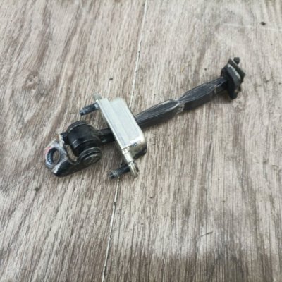 Ограничитель двери Ford Fiesta 5 2007 хетчбэк 3дв. FUJA/FUJB Перед. Лев. - изображение 3