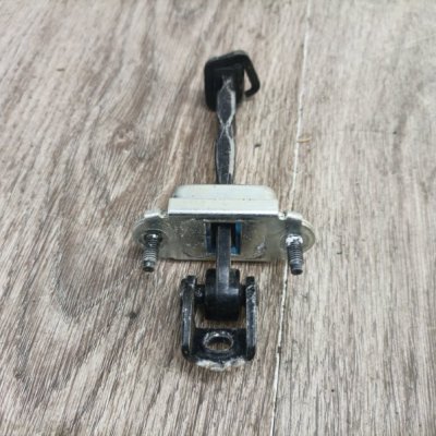 Ограничитель двери Ford Fiesta 5 2007 хетчбэк 3дв. FUJA/FUJB Перед. Лев. - изображение 2