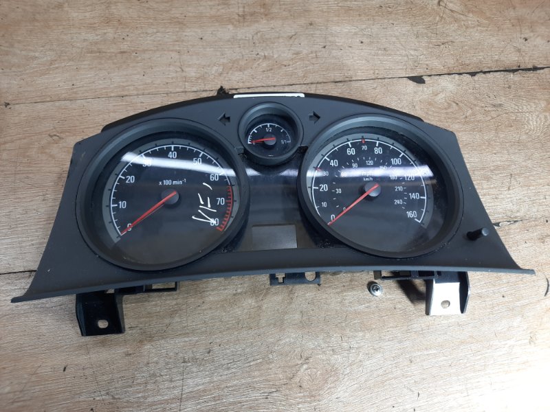 Панель приборов Opel Astra H 2006 Z16XEP 1.6 хетчбэк 5дв.
