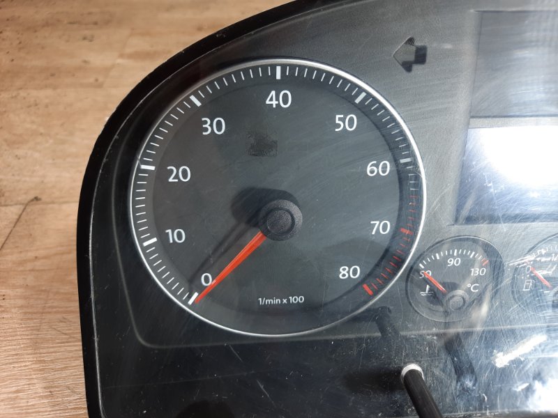 Панель приборов Volkswagen Touran 2006 минивен BSE