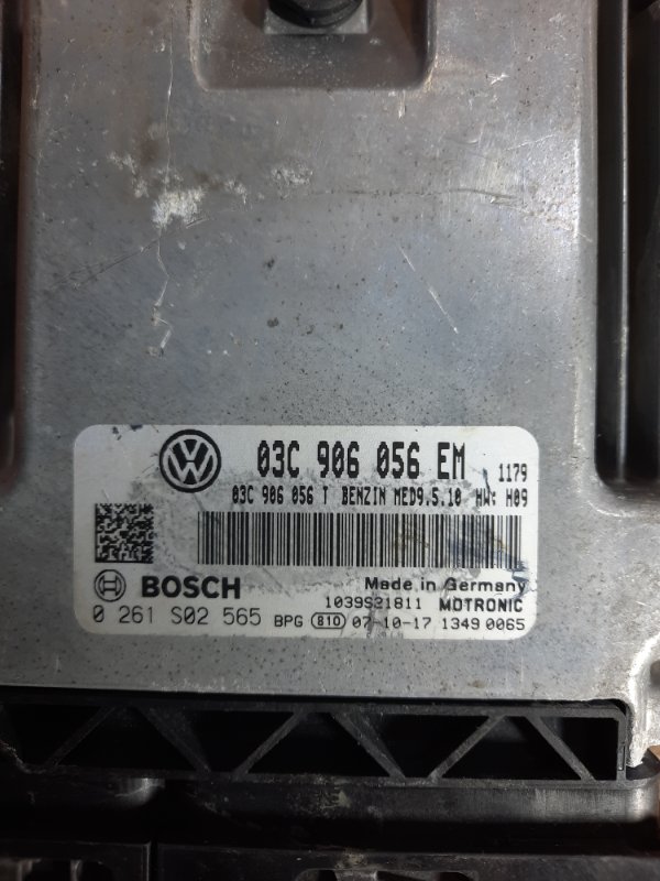 Блок управления двигателем Volkswagen Golf 5 2007 BLF хетчбэк 5дв. - изображение 4