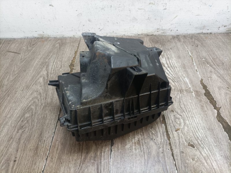 Корпус воздушного фильтра Volvo S60 2004 D5244T седан 4дв. - изображение 4