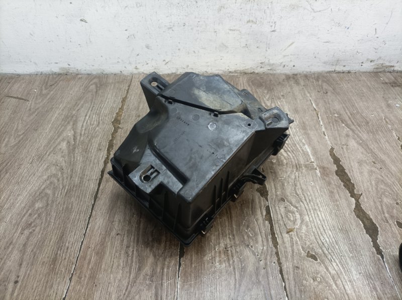 Корпус воздушного фильтра Volvo S60 2004 D5244T седан 4дв. - изображение 6