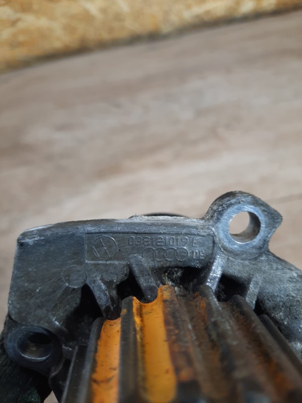 Помпа Audi A4 2006 седан BRB